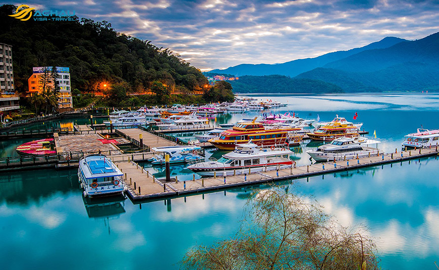 Khám phá những hồ nước nổi tiếng nhất ở Nhật Bản, Hàn Quốc, Đài Loan 1