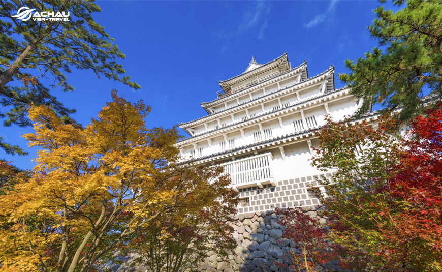 Điểm danh 10 tòa lâu đài cổ nổi tiếng của Nhật Bản 7