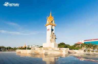 Tham quan đài tưởng niệm Việt Nam – Campuchia