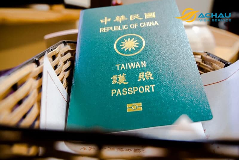 Cha mẹ từng đi XKLĐ thì con xin visa Đài Loan được không?
